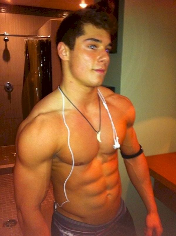 Frat boys nude pictures amateur Jocks and Athletes gay guys exposed by SeeMyBF.com
